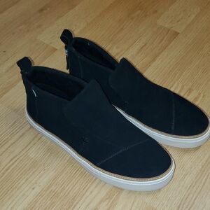 Men's Or Women's Size W10 Black Slip-On Sneakers
